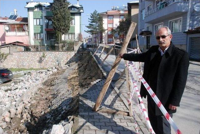 Tokat’ta Okulun İstinat Duvarı Çöktü