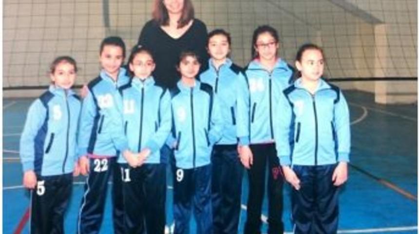 Milli Voleybolcu&rsquo;dan G&ouml;ky&uuml;z&uuml;&rsquo;ne Vefa