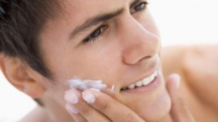 &Ouml;r&uuml;mcek Ağı Kremi Erkeklerin De İlgisini &Ccedil;ekiyor