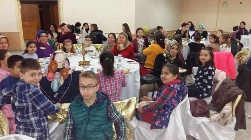 Fatih İlkokulu Okul Aile Birliği&rsquo;nden Dayanışma Yemeği