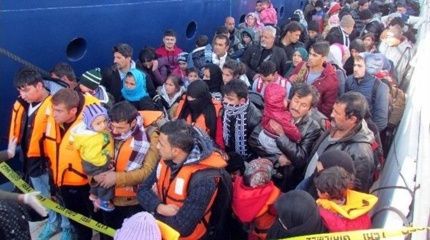 İzmir&rsquo;de Dev Sığınmacı Operasyonu