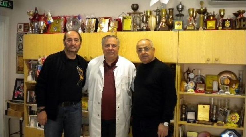 Sadece Tıbbın Değil Aynı Zamanda Sporun Da Profes&ouml;r&uuml; İbrahim &Ouml;ztek