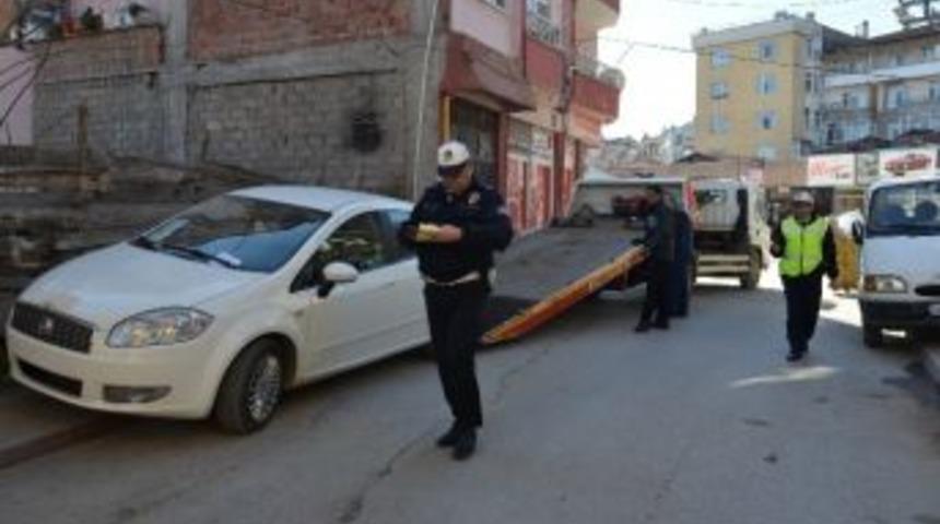 Bafra’da Kaldırıma Park Eden Araçlara Ceza