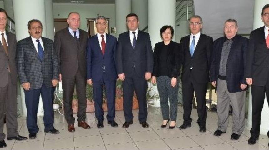 Vergi Dairesi Y&ouml;neticilerinden Başkan &Ouml;zakalın&rsquo;a Ziyaret