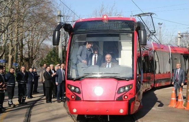 Bursa’da Raylı Sistem Araç Filosu Güçleniyor