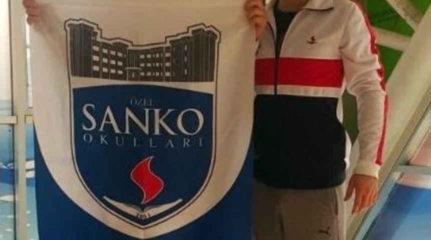 &Ouml;zel Sanko Okulları &Ouml;ğrencilerinin Y&uuml;zmede B&ouml;lge Derecesi