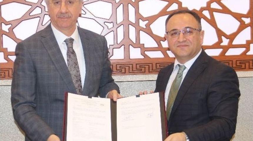 Elazığ Belediyesi İle İş-kur Arasında İşbirliği Protokol&uuml; İmzalandı