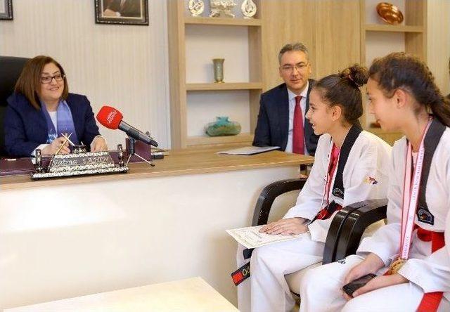 Sporda Dereceye Giren Öğrencilerden Şahin’e Ziyaret