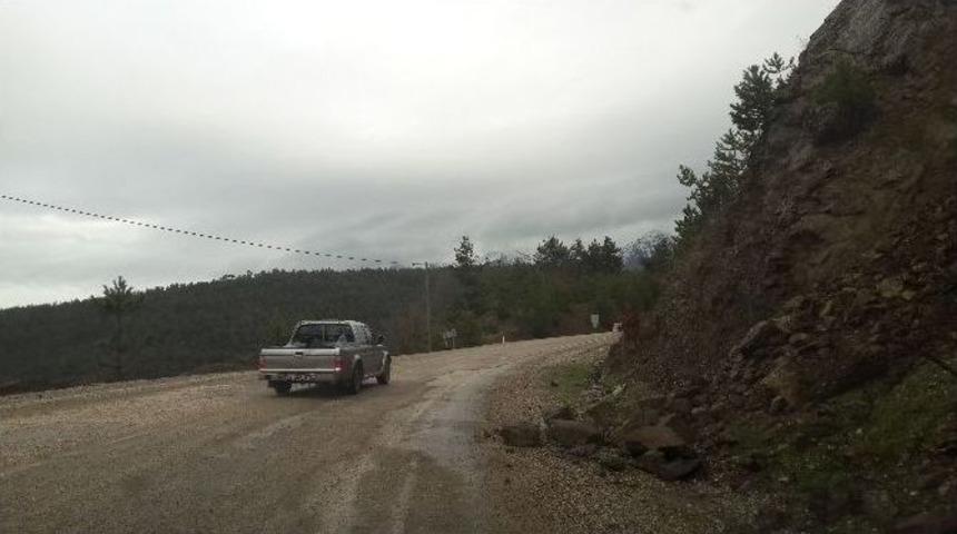 Bursa-keles Yolundaki Heyelan Korkutuyor