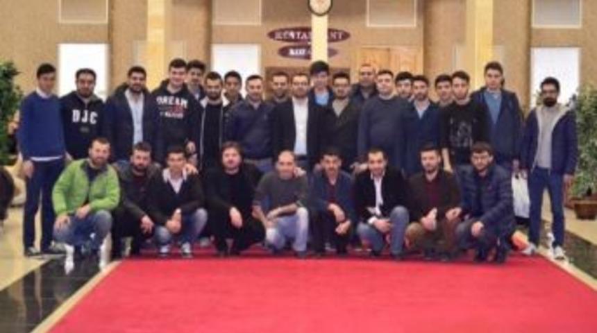 Ak Gen&ccedil;lik &Ccedil;alıştayı Ger&ccedil;ekleştirdi