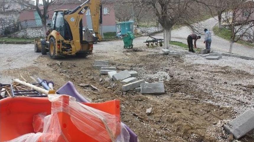 Atıl Alan &Ccedil;ocuk Oyun Alanına D&ouml;n&uuml;şt&uuml;