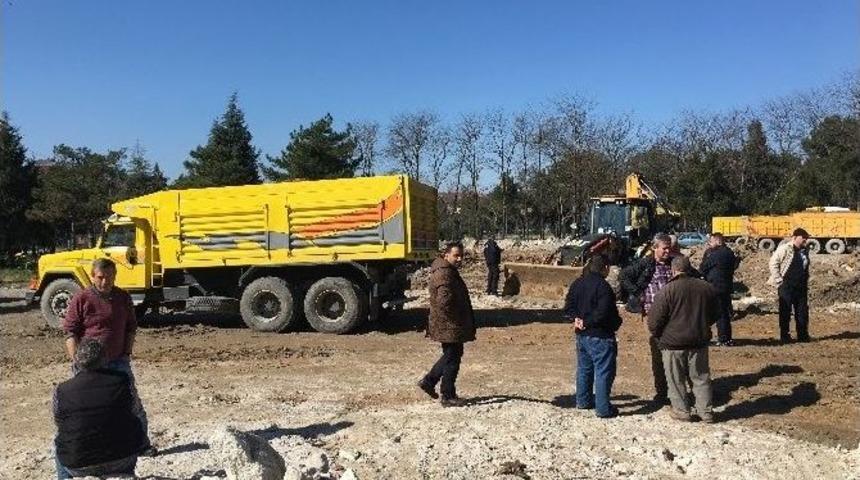 Hafriyat Kamyonu Kep&ccedil;e Operat&ouml;r&uuml;n&uuml; Ezdi