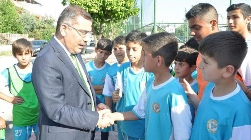 Y&uuml;reğir Belediyesi Gen&ccedil;leri Sporla Buluşturuyor