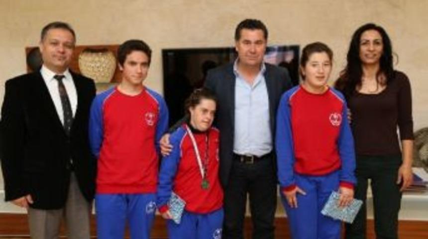 Bodrumlu &Ouml;zel Sporcular Başarıdan Başarıya Koşuyor