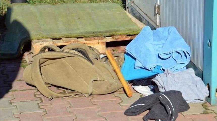 Hastane Bah&ccedil;esinde Ş&uuml;pheli &Ccedil;anta Paniği