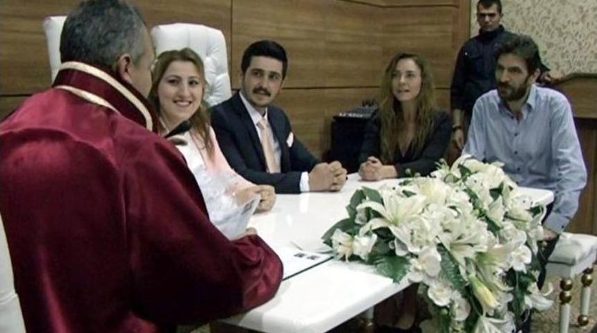 &Uuml;nl&uuml;ler Nikah Şahidi Oldu
