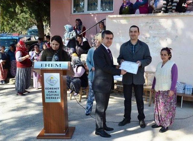 Edremit’te İlçe Protokolü Arıtaşı Mahallesinde Belge Dağıtım Töreninde Buluştu