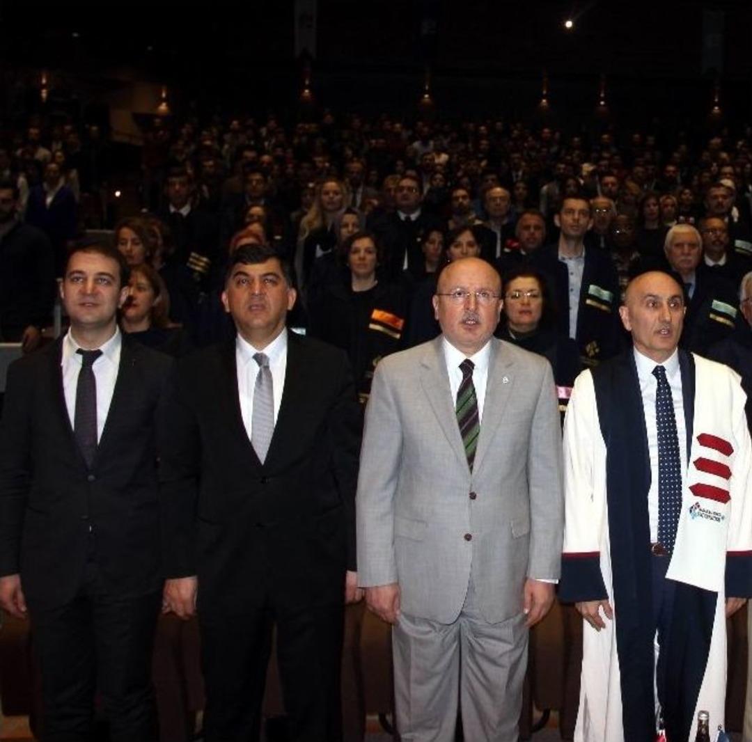 Başarılı Akademisyenler &Ouml;d&uuml;llerini Aldı