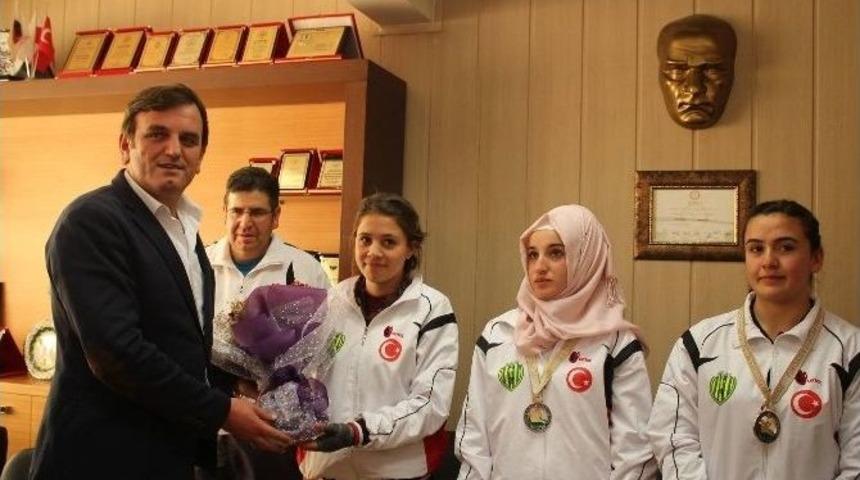 Wus-hu Şampiyonları Başkan G&ouml;kce&rsquo;yi Ziyaret Etti