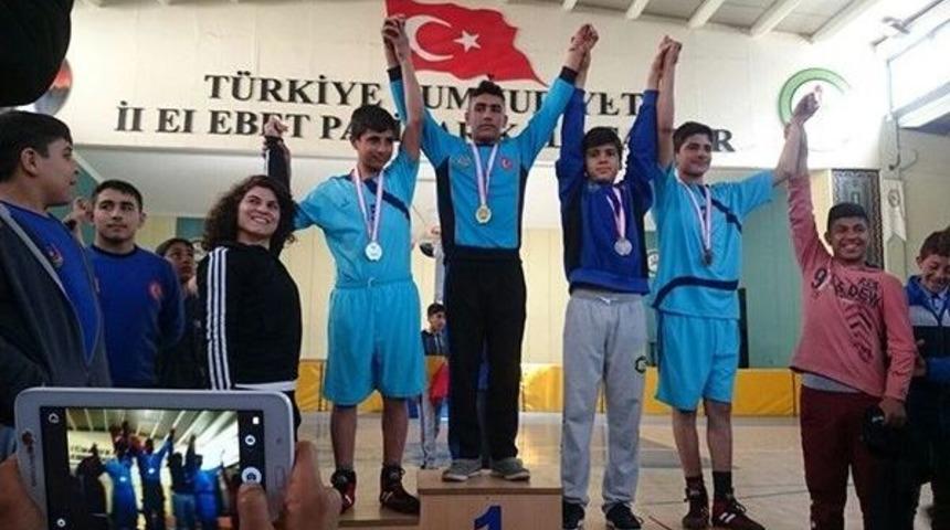 Şairnabi Ortaokulundan G&uuml;reş Dalında B&uuml;y&uuml;k Başarı