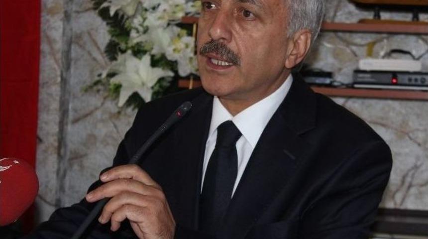 &Ccedil;orum&rsquo;da Yaşlı Vatandaşlar Gıda Paketi Verecek Diye Kandırıyor