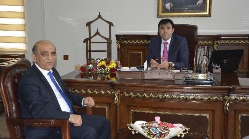 Vergi Dairesi &Ccedil;alışanlarından Viranşehir Kaymakamı Dr. Huzeyfe Citer&rsquo;e Ziyareti