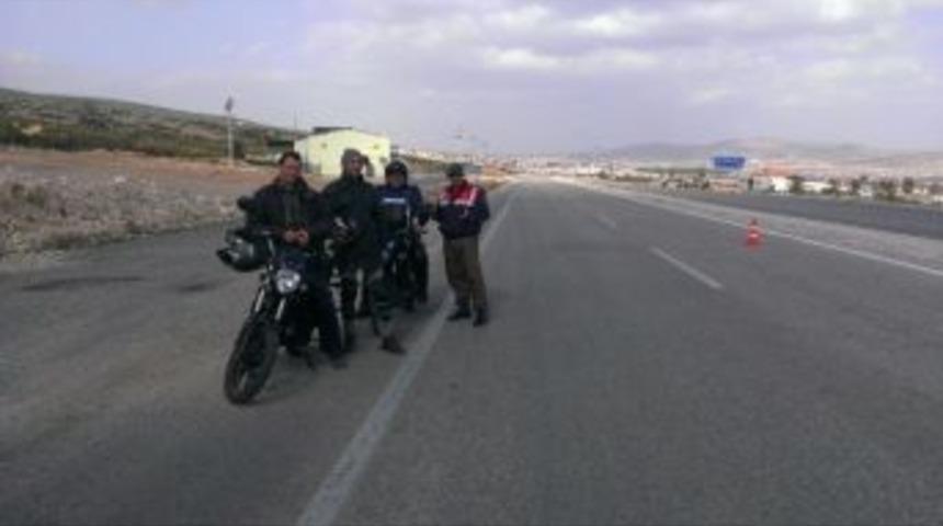 Jandarma&rsquo;dan Motosiklet S&uuml;r&uuml;c&uuml;lerine Kask