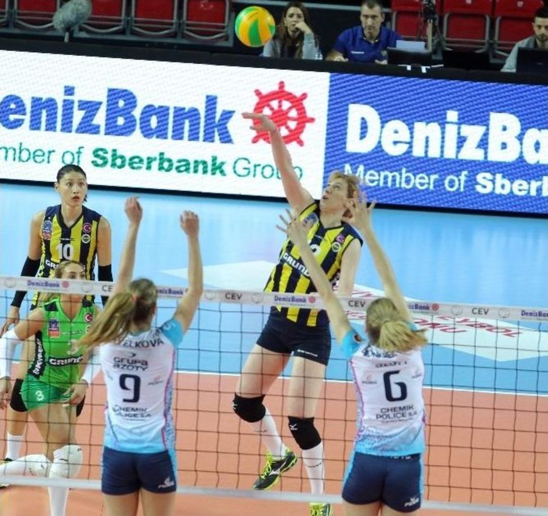 Fenerbah&ccedil;e Grundig &Ccedil;eyrek Finalde
