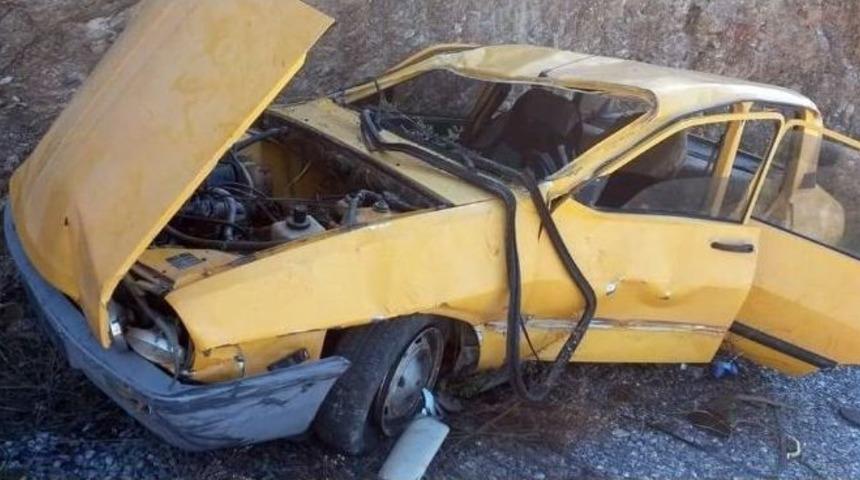 Şarampole U&ccedil;an Aracın S&uuml;r&uuml;c&uuml;s&uuml; &Ouml;ld&uuml;