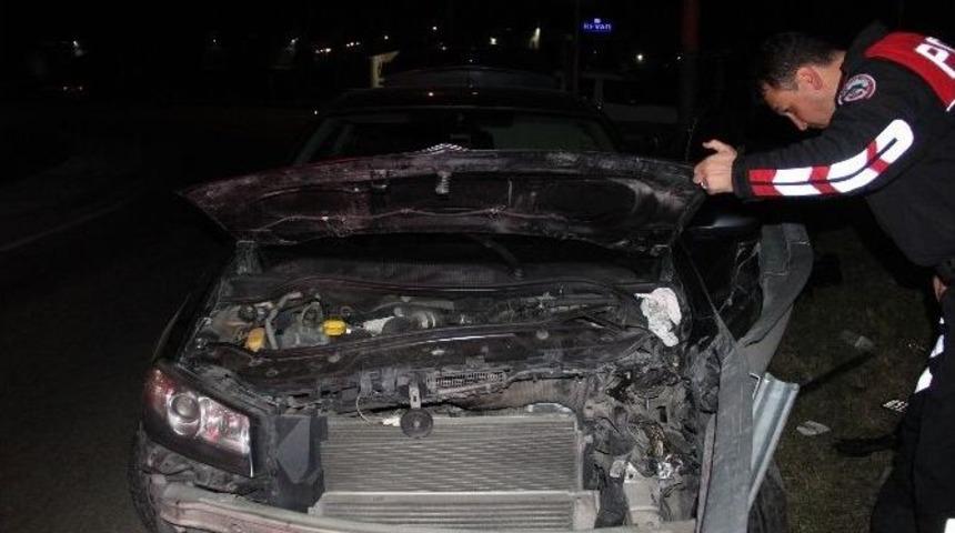 (&ouml;zel Haber) Uyuşturucu Y&uuml;kl&uuml; Ara&ccedil;, Polisten Ka&ccedil;arken Kaza Yaptı