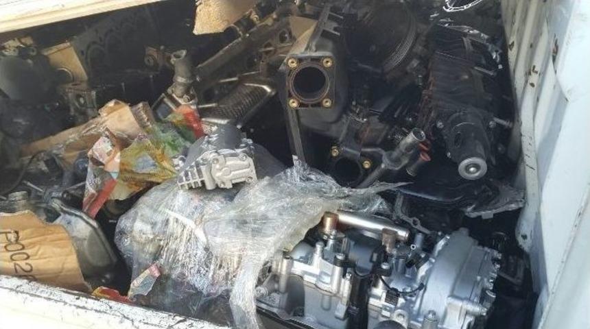 G&uuml;mr&uuml;k Ka&ccedil;ağı 10 Milyonluk Oto Yedek Par&ccedil;a Ele Ge&ccedil;irildi