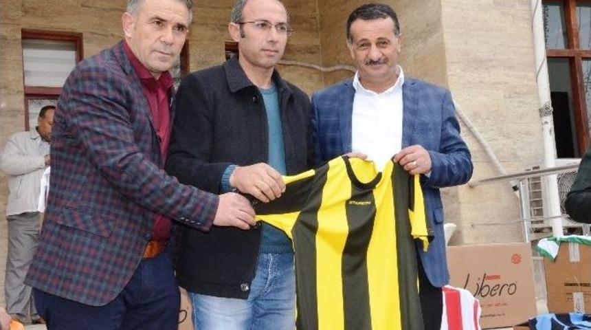 Iğdır Belediyesi&rsquo;nden Amat&ouml;r Kul&uuml;plere Destek