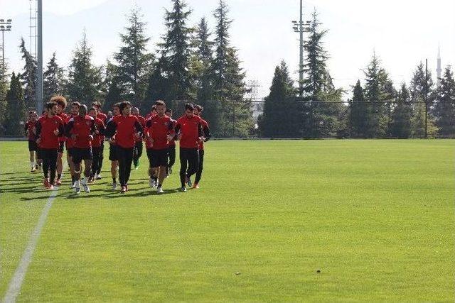 Denizlispor Yönetiminden Rehavet Uyarısı