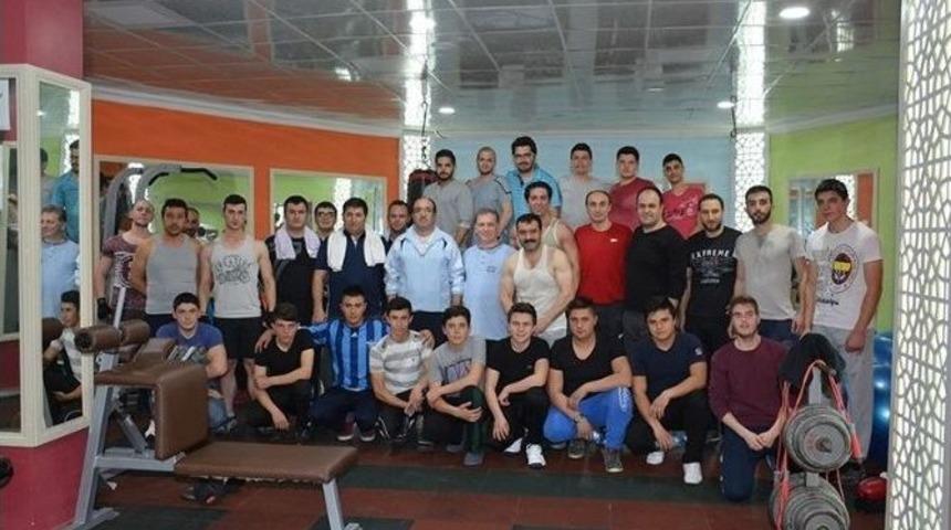 Sandıklı Belediye Başkanı &Ccedil;&ouml;l, Fitness Salonunu Ziyaret Etti