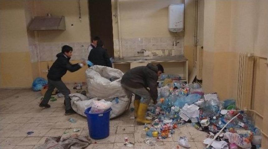 &Ouml;ğrenciler Atıkları Geri D&ouml;n&uuml;ş&uuml;me Kazandırdı