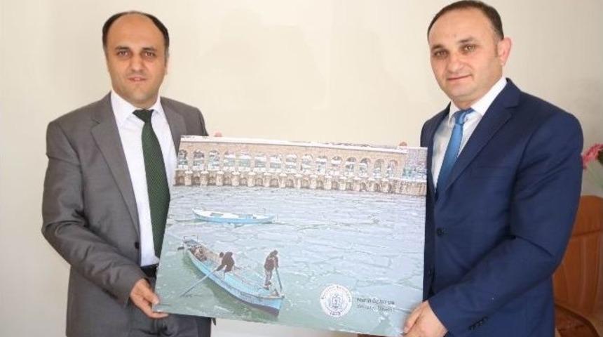 Beyşehir&rsquo;in Kamu Kurum Binalarını Tablolar S&uuml;sleyecek