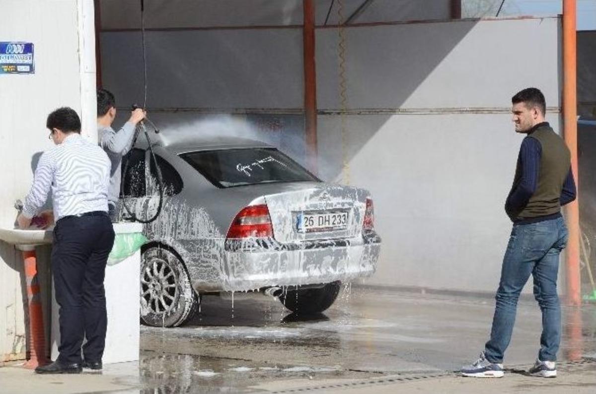 Yazdan Kalma G&uuml;nler Oto Yıkamacıları Sevindirdi