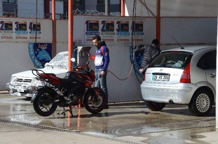 Yazdan Kalma Günler Oto Yıkamacıları Sevindirdi G3