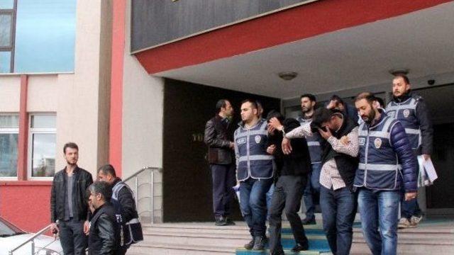 Çaldıkları Altınları Pekmez, Lor Peyniri Bidonları İle Kadayıf Dolması Tatlısının İçerisinde Saklayan Zanlılar Hakim Karşısına Çıktı