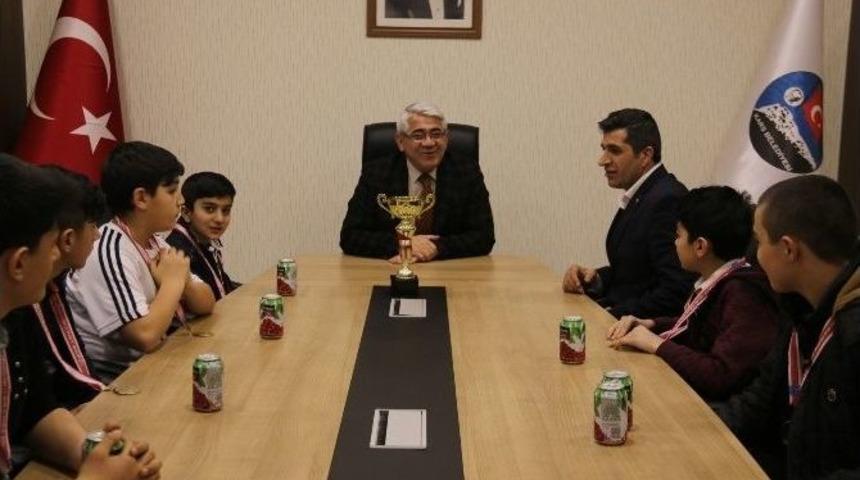 Kick Boks Takımından Kara&ccedil;anta&rsquo;ya Ziyaret