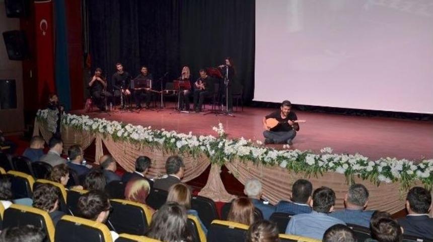 "ezan Sela" Adlı Tiyatral Şiir Dinletisi Seyircisiyle Buluştu