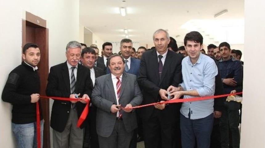 Be&uuml;&rsquo;de Elektrik Elektronik M&uuml;hendisliği B&ouml;l&uuml;m Laboratuvarları A&ccedil;ıldı