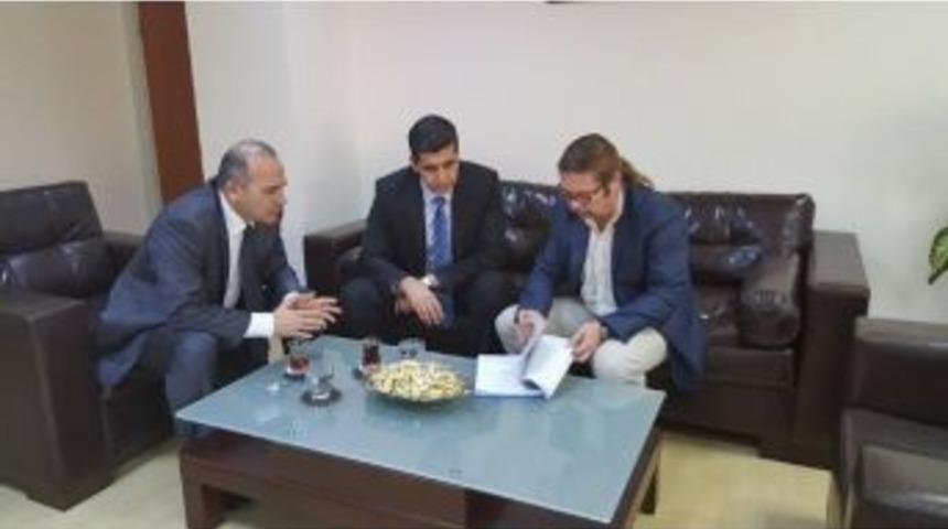 Efes&rsquo;i &Ccedil;eşme&rsquo;de Batırma Projesine Vali Toprak&rsquo;tan Destek