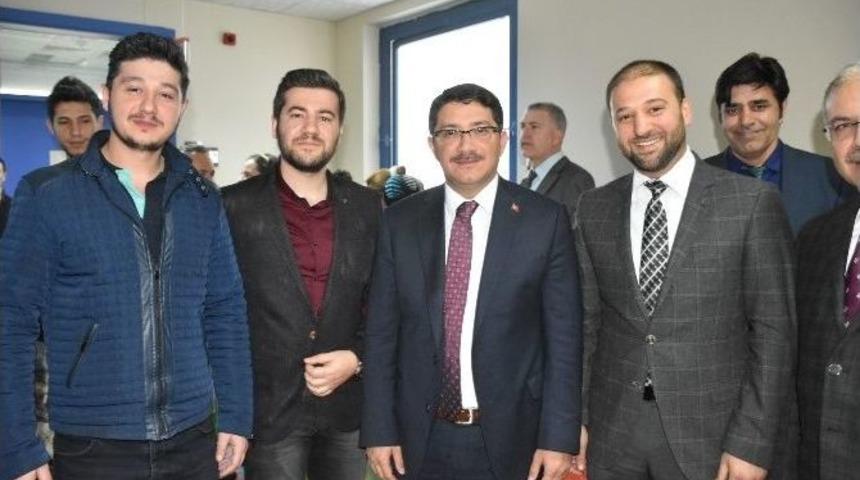 Hastaneye &Ccedil;ocuk Oyun Bah&ccedil;esi