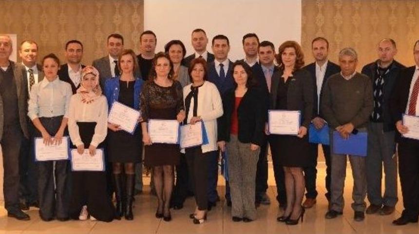 Kursiyerler Sertifikalarını Aldı