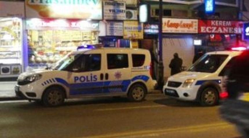 Malatya&rsquo;da Garsonla M&uuml;şteri Arasında Kavga: 1 Yaralı