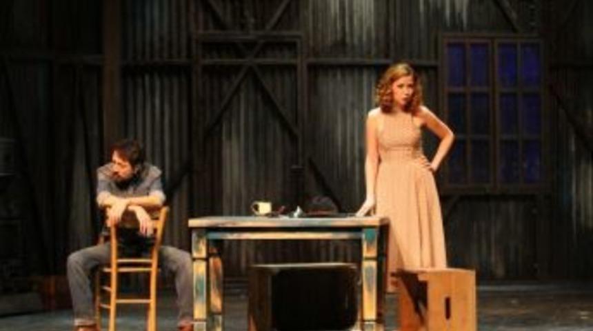 Fareler Ve İnsanlar Pr&ouml;miyer Yapıyor