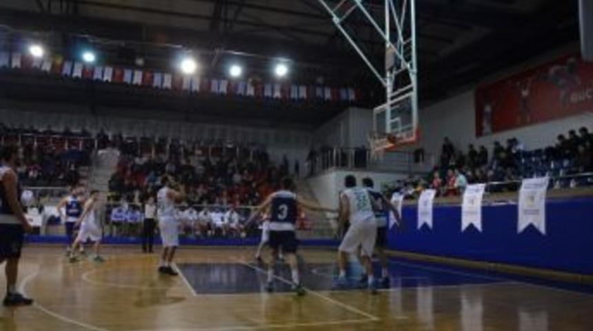 D&uuml;zce Belediyespor Zirveyi Zorlayacak