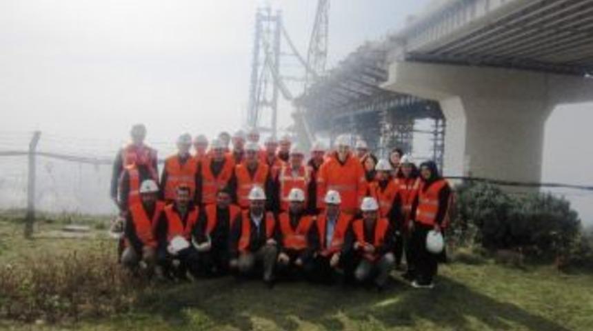 İzmit Belediyesi Personeli K&ouml;rfez Ge&ccedil;iş K&ouml;pr&uuml;s&uuml;n&uuml; İnceledi