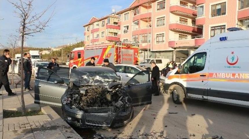 Başkent&rsquo;te Trafik Kazası: 4 Polis Yaralı